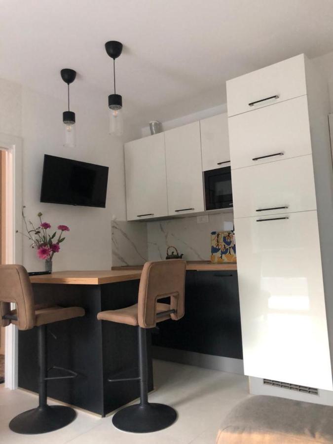 Apartment Lena Cizici Luaran gambar